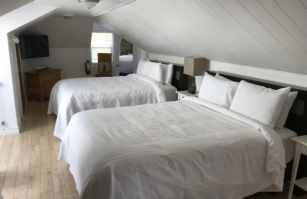 Seaway Manor B&B-1